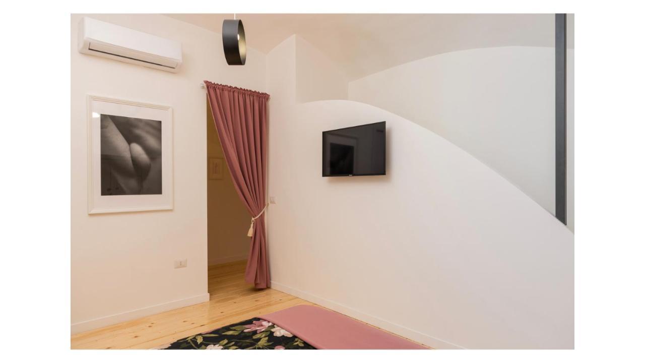 Light Pink - Suite In The Middle Of Everything Торре-Аннунціата Екстер'єр фото