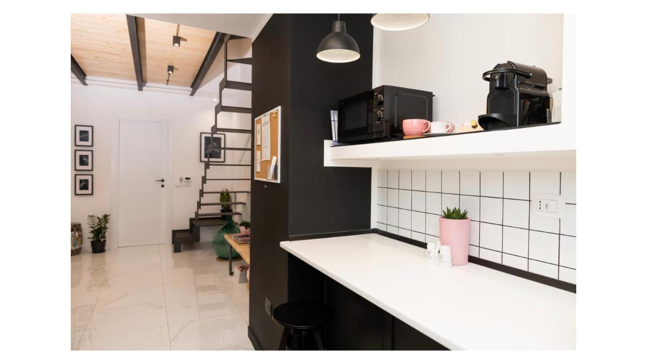 Light Pink - Suite In The Middle Of Everything Торре-Аннунціата Екстер'єр фото